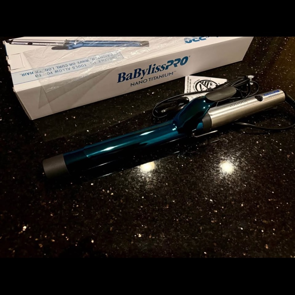 BaBylissPRO Nano Titanium Hair Curler - Teal and Silver (New in box) 1 1/4”